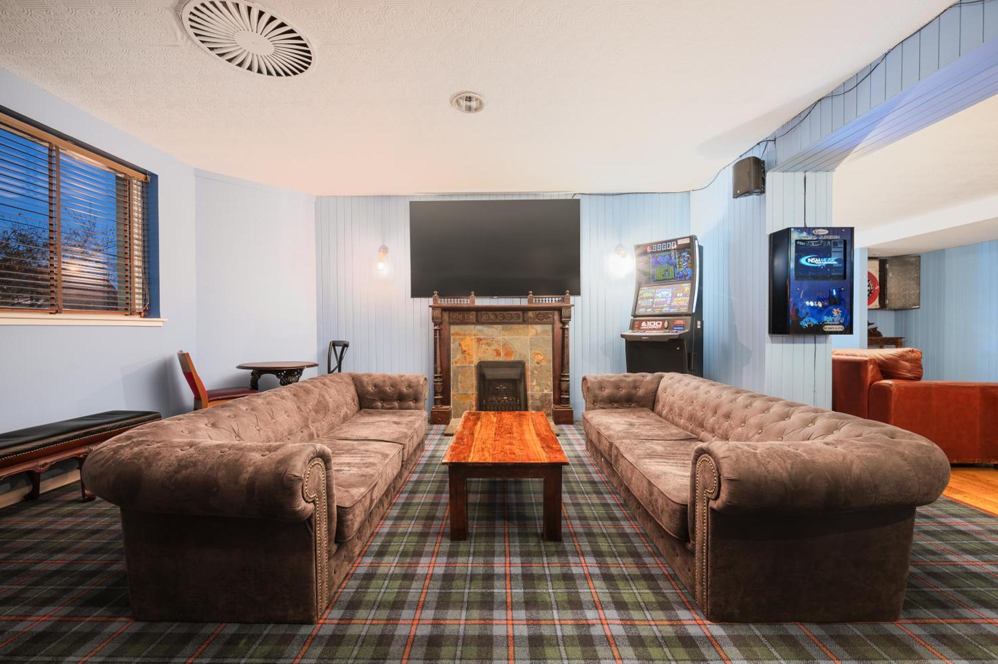 Отель Aberdeen West By Ihg